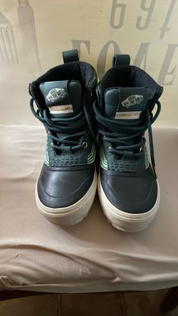 Vans Standard Mid Snow MTE Boots, Jungle Green Black Color Size 4.5