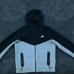 Grey/black  |Nike tech fleece hoodie| Size:M In Men’s