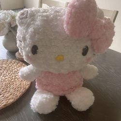 Hello Kitty Plushie 47cm