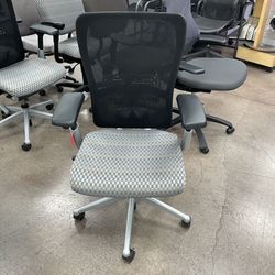 Haworth Zody Fully Adjustable Ergonomic Office Chair with Store Warranty!