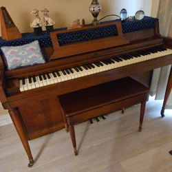 $100.00 OBO Ivory Keys VINTAGE PIANO