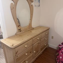 Dresser w/Mirror