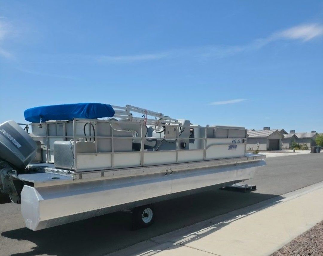 89 GREGOR PONTOON 22FT
