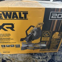 DEWALT 10in. Miter Saw ( tool only)