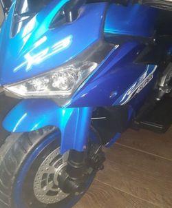 R3 electric motorcycle