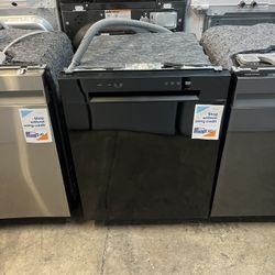 LG - 24” Wide Front Control Dishwasher In Black 😻