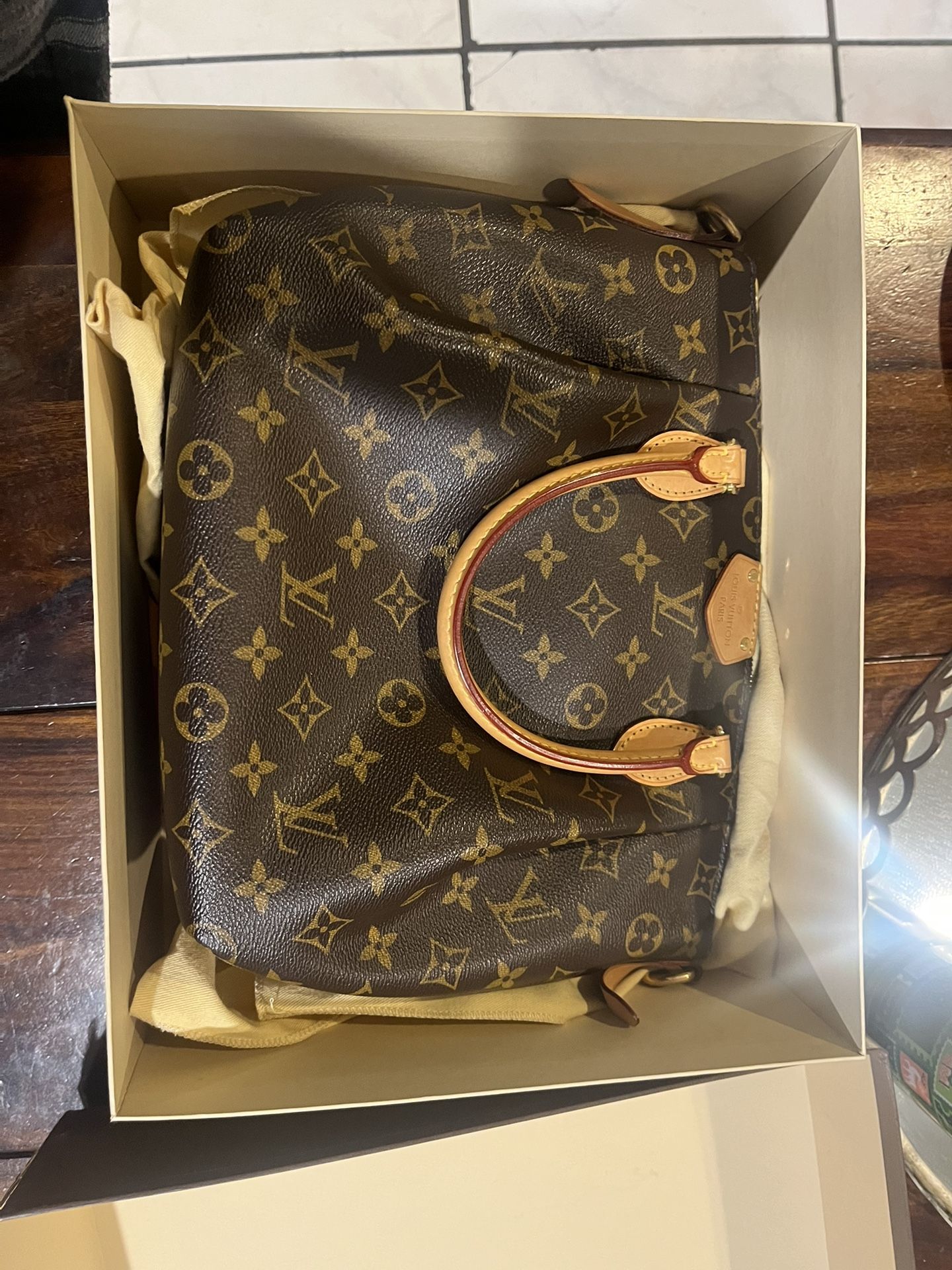 LOUIS VUITTON PURSE