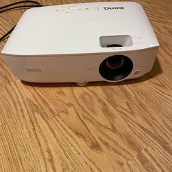 BenQ 1080P projector tv and Elite movie screen
