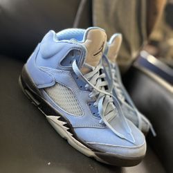 Hurry Hurry Now For The Low Jordan 5 Retros University Blue Size 9.5