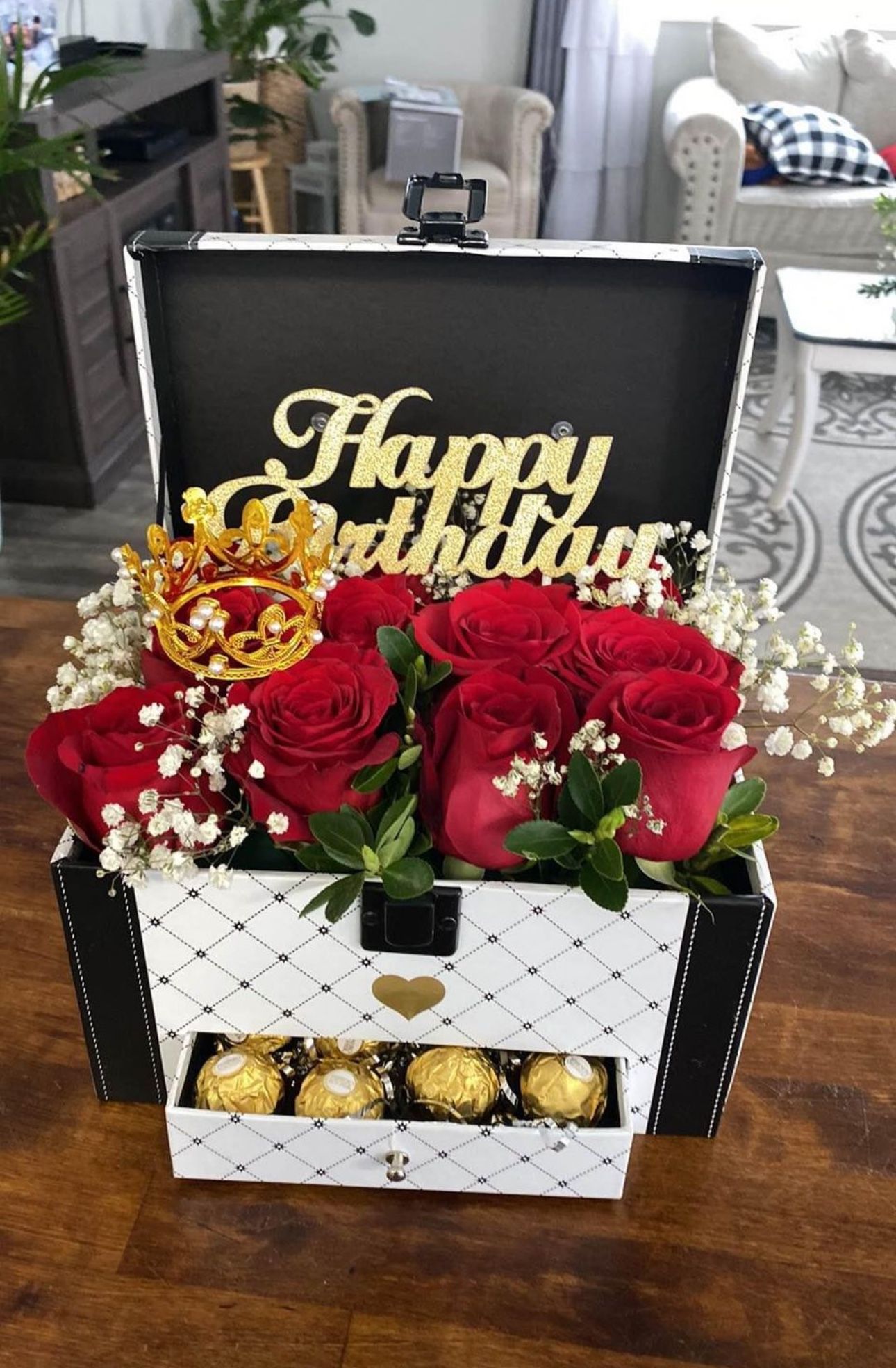 Hermosos arreglos florales puedes hacer tu pedido o llamar al (contact info removed)