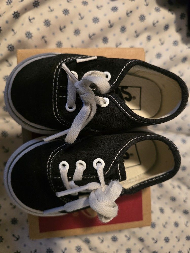 Baby Vans Size 4