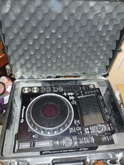 Pioneer CDJ2000NXS. Used In Good Condition