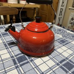 LE Crueset Whistling Tea Kettle 