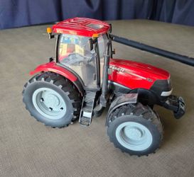 Toy tractor