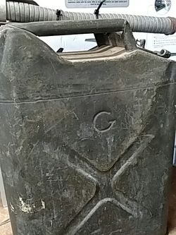 Jeep Willy's gas can and spout