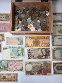 More Than 2 pounds of Foreign Coins And Banknotes