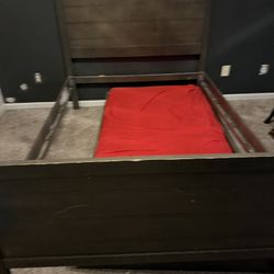 Full Bed With Trundle
