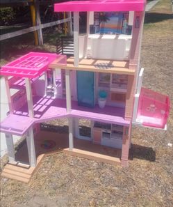 Barbie house 3 floors