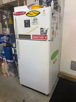 Free Frigidaire refrigerator works great!