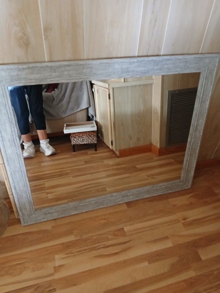 Gray Mirror 4ft Across 38 Down