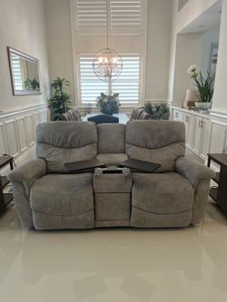 L-Z-Boy Power Reclining Loveseat