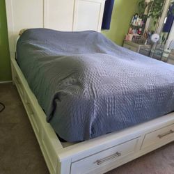 Jerome's Queen Storage Bed And Nightstand