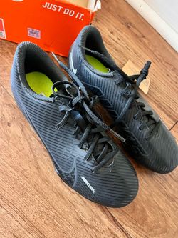 New Nike cleats 5Y