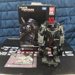 Transformers War For Cybertron - Studio Series Barricade 02