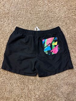 Chubbies Swin Trunks with Colorful Geometric Back Pocket Mens Size Large