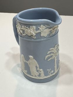 Wedgwood Embossed Queensware Blue White 3 3/4" #48 upright rope handled jug