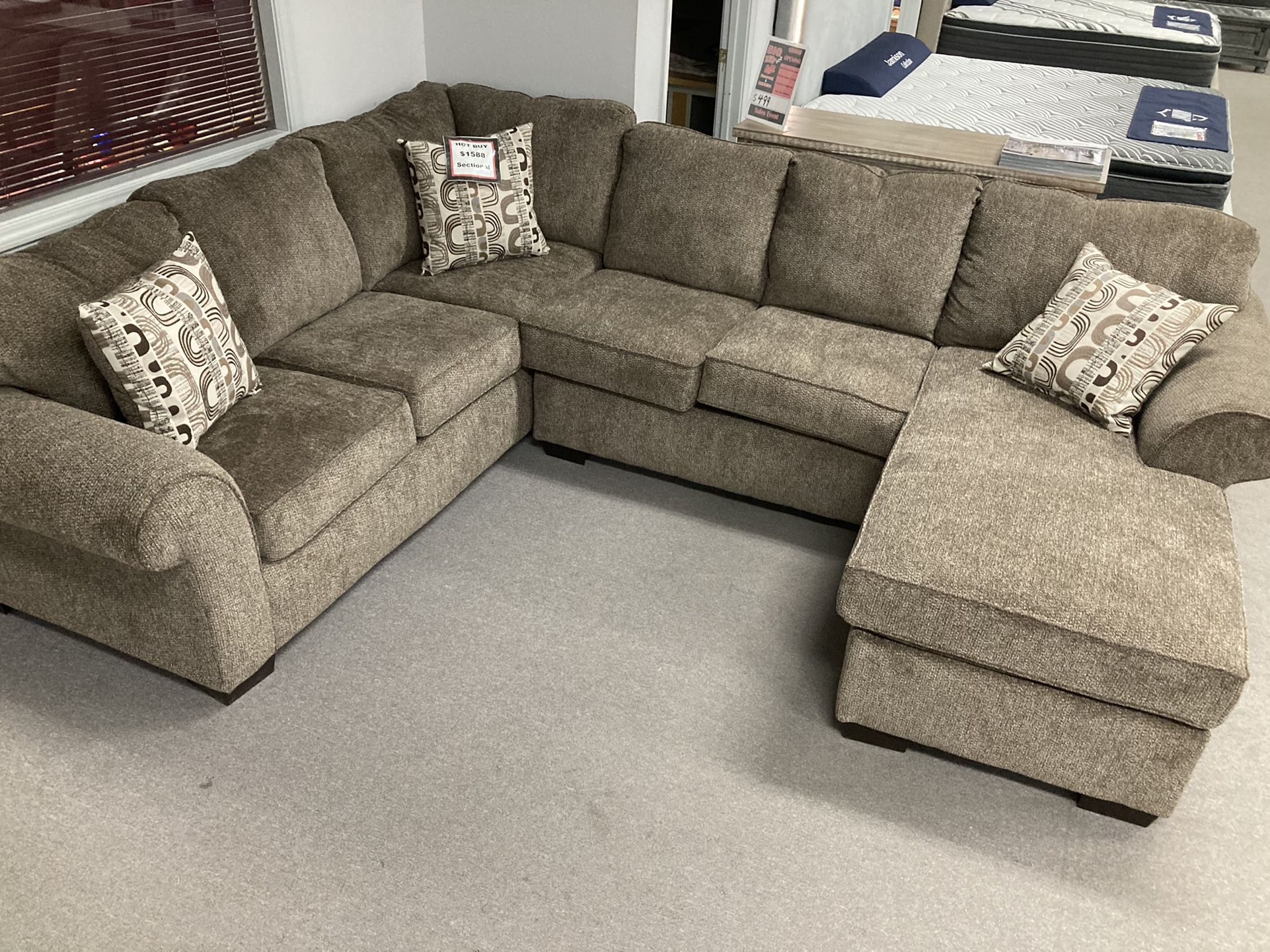 Brand New Jesse Coco Sectional With Reversible Ottoman!! Low As $39 Down!! No Credit Needed!!🛋