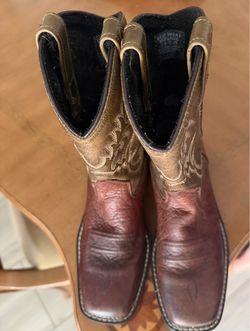 Cowboy boots for boys, size 13.5,