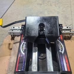 Pullrite Slider Fifth wheel Hitch  MAKE OFFER