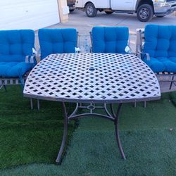 Patio Furniture Good Condition 