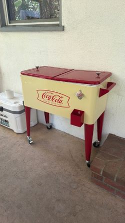 Coca-Cola vintage style cool box