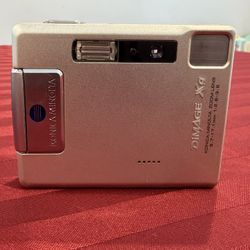 Konica Minolta DiMage Xg Camera