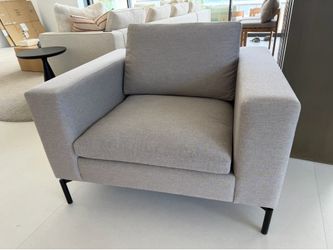 Blue Dot new standard lounge chair