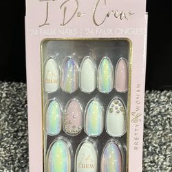 I Do Crew faux nails, 16 Boxes, 24 Per box 
