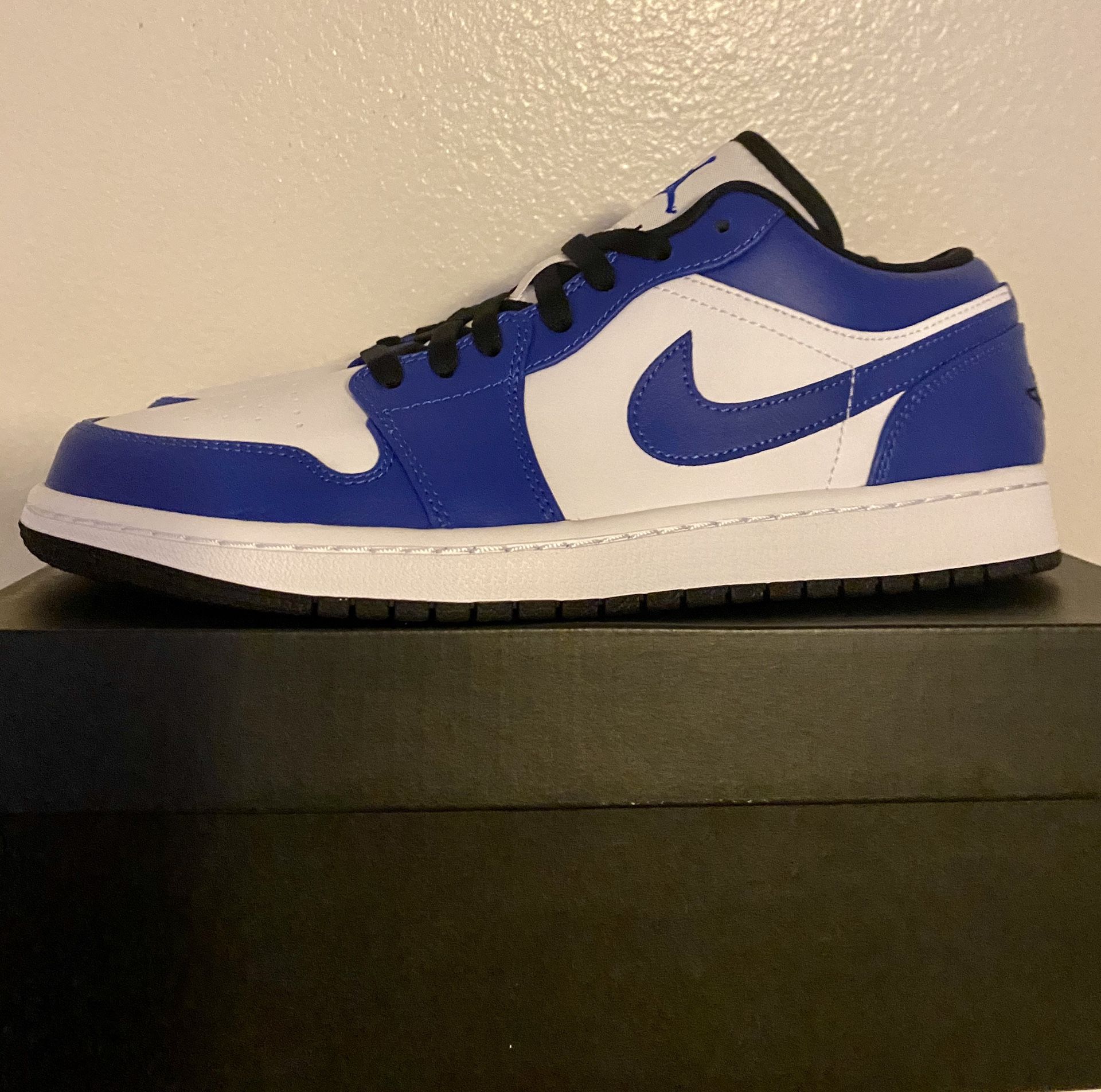 Jordan 1 Mid “Game Royal” size 10