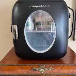 FRIGIDARE MINI COOLER 