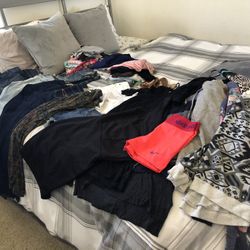 Women’s Clothing Lot