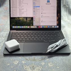 MacBook Pro M4 1TB SSD 24GB RAM %100 Battery Health ~ Apple Warranty

