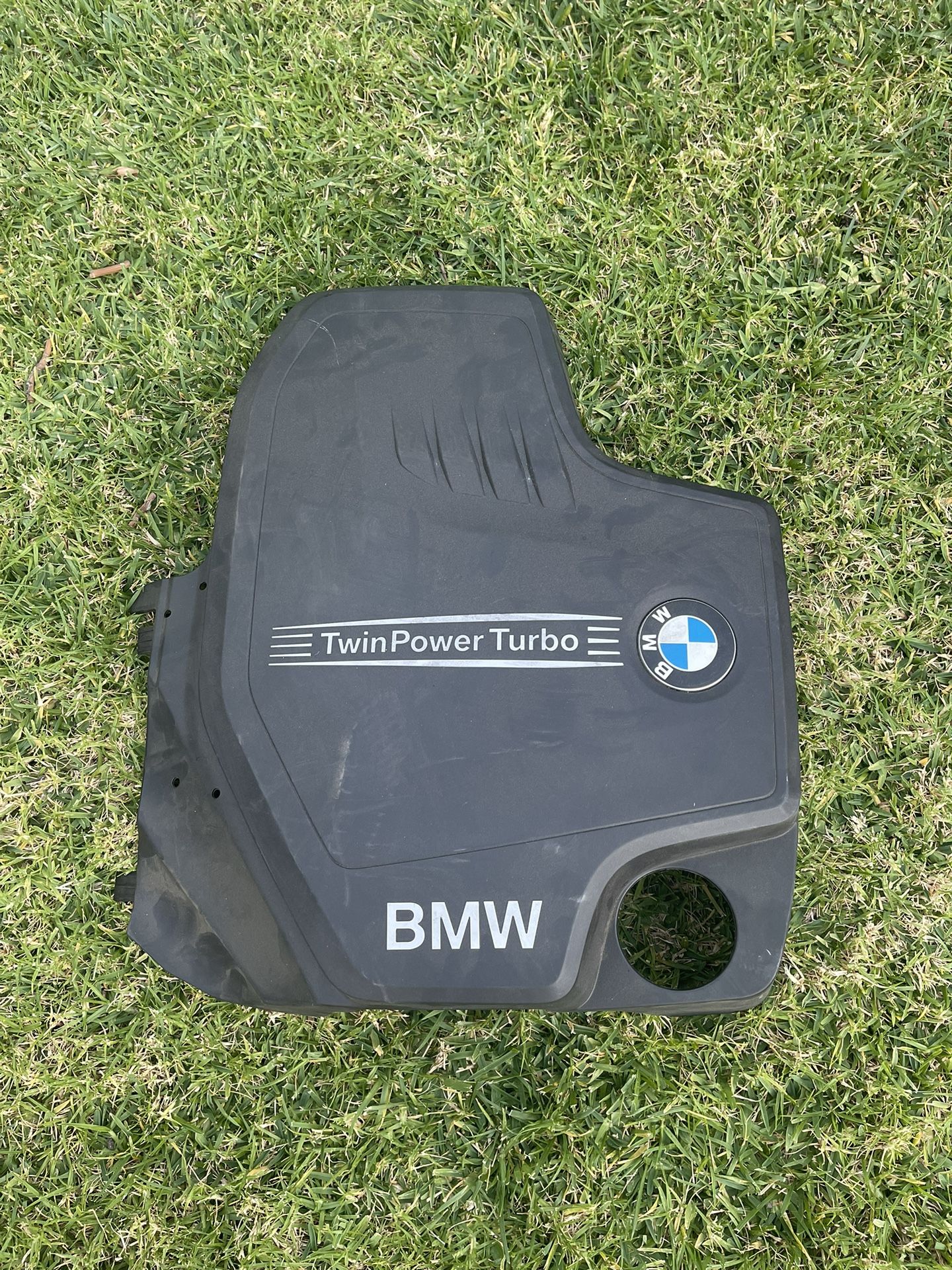 Geniune 2017 BMW 3 Series Engine Cover Used