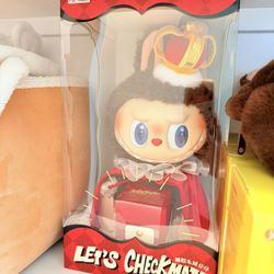 Labubu Let’s Checkmate King