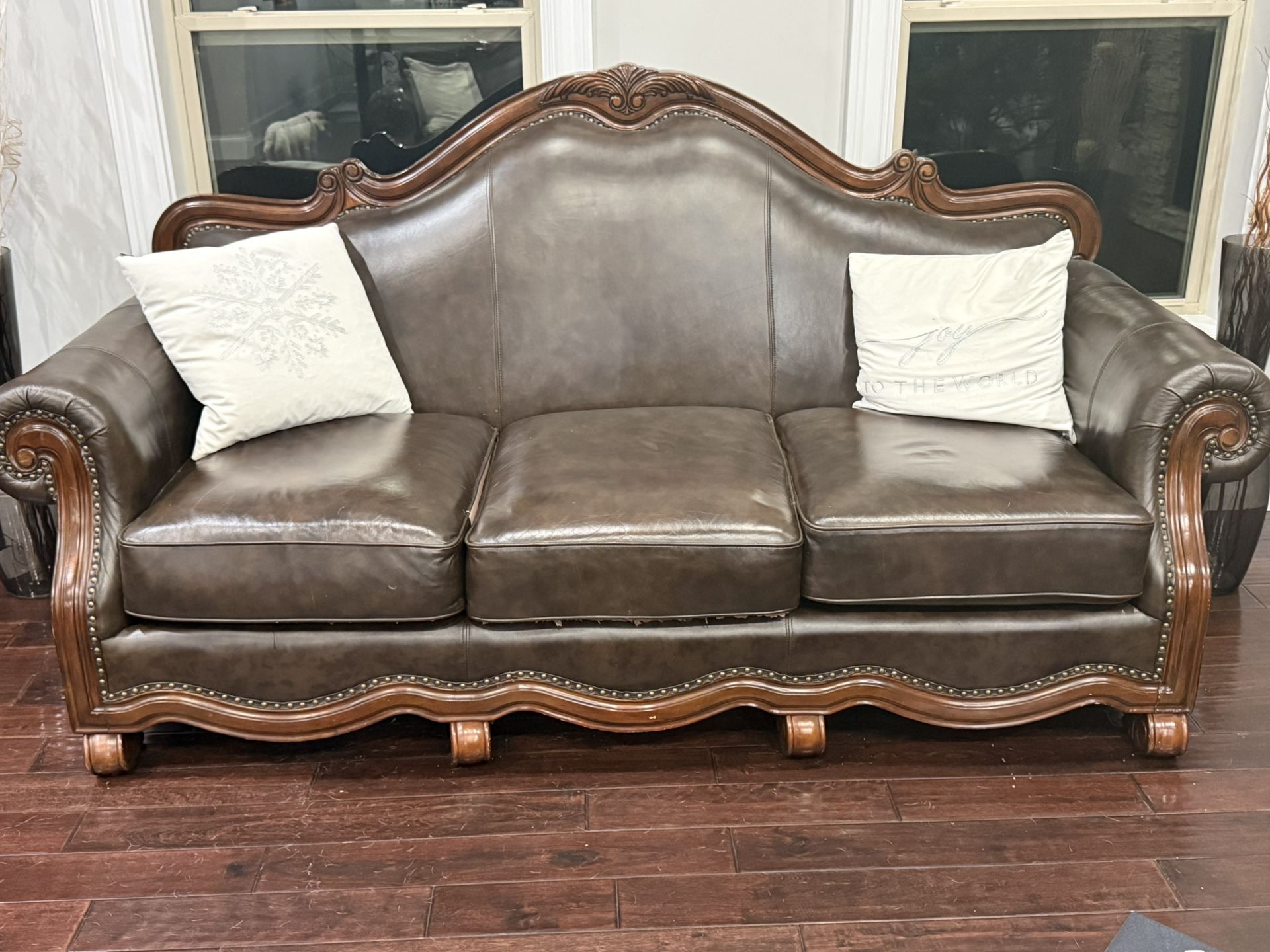 Elegant Leather Sofa Set 