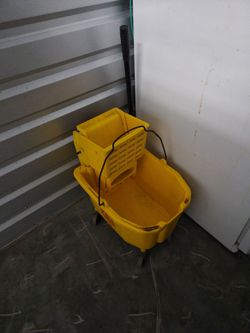 Mop bucket
