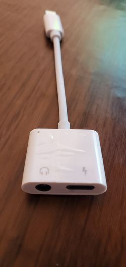 Iphone Lightning 2 in 1 music 3.5 mm + charger