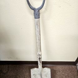 D-Grip Fibreglass Handle Round Digging Shovel 39”