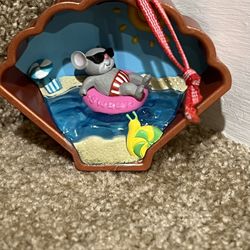 Hallmark 2017 Mouse surfing in clam Christmas ornament