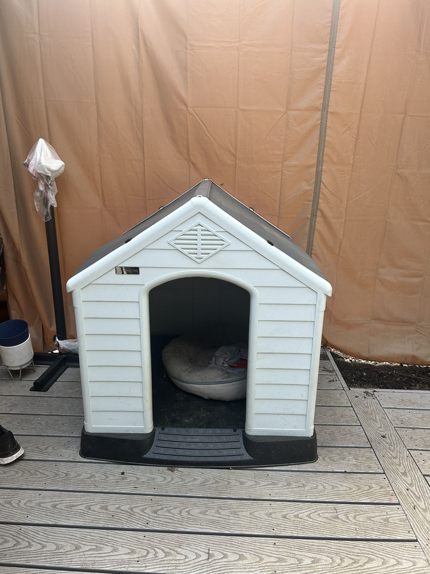 A little Dog House 